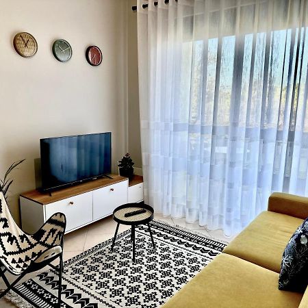 Cheerful 2-Bedroom Apartment In Golem Golem  Bagian luar foto
