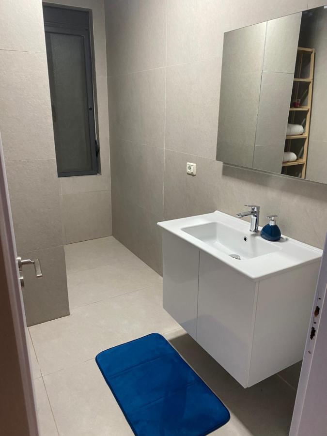 Cheerful 2-Bedroom Apartment In Golem Golem  Bagian luar foto